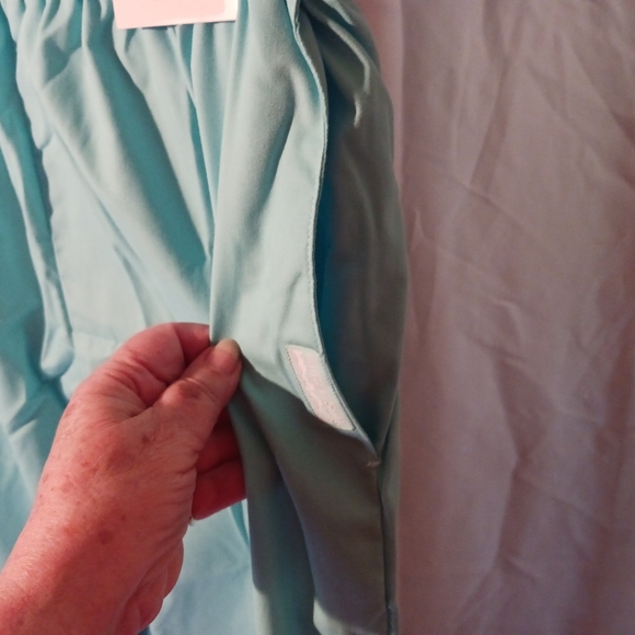 Butter-Soft by UA Scrub Pants - NIP - M - Picture 10 of 12